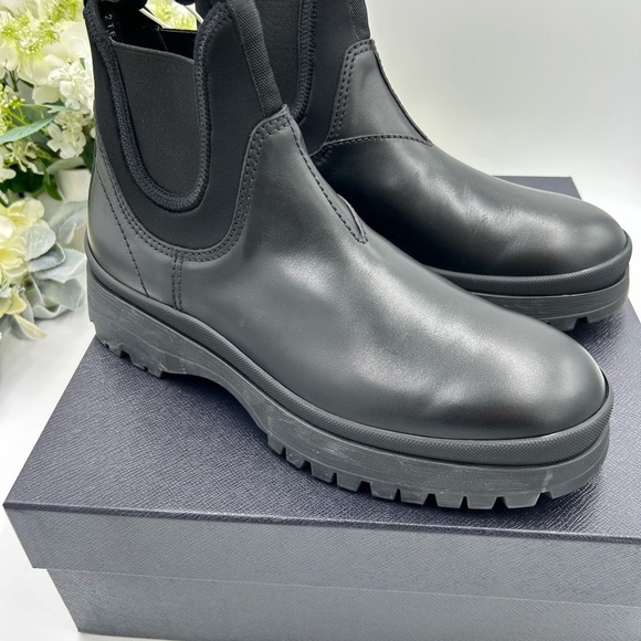 Men\'s Prada Brixxen  leather Chelsea boots size 10 made in Italy main image 5